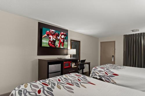 Ένα ή περισσότερα κρεβάτια σε δωμάτιο στο Red Roof Inn Baldwin