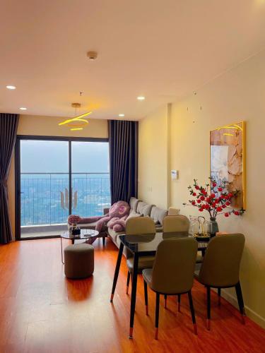 Χώρος καθιστικού στο Vinhomes Smartcity - 2BR City View - Trốn Homestay