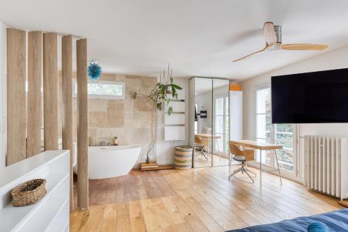 Parisian Loft & Secret Garden