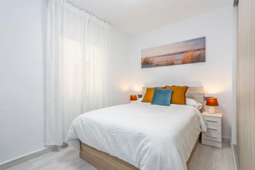 Playa Los Locos Apartment with Garage