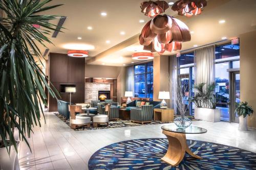 Area soggiorno di Residence Inn by Marriott Arlington Ballston