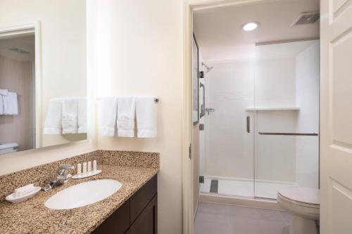 Ένα μπάνιο στο Residence Inn Milpitas Silicon Valley