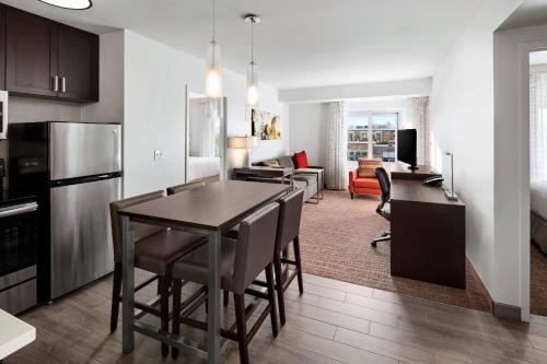 Residence Inn by Marriott San Jose Cupertino Image