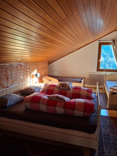 Postel nebo postele na pokoji v ubytování Chalet Catton Four bedroom appartement near Bad Kleinkirchheim
