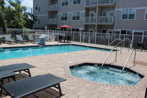 Bazén v ubytování Residence Inn by Marriott Sebring nebo v jeho okolí