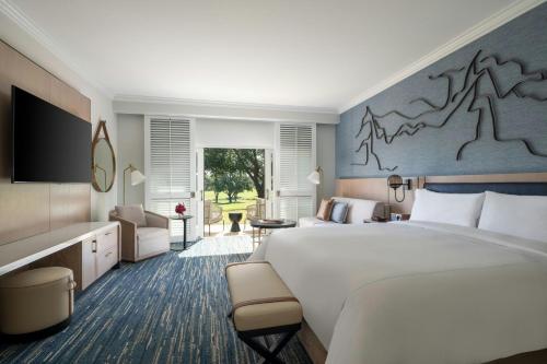 Postel nebo postele na pokoji v ubytování The Ritz-Carlton Dallas, Las Colinas