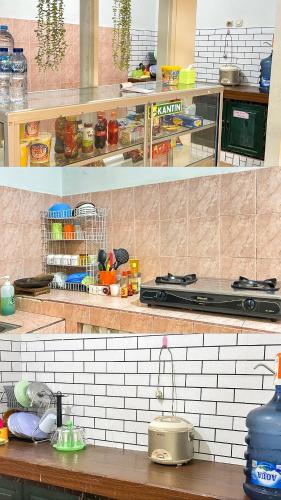Dapur atau dapur kecil di Twentynine Homestay