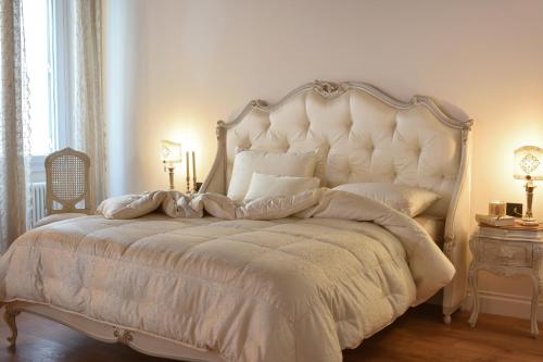 Letto o letti in una camera di Trevi Fountain Elegant Apartment