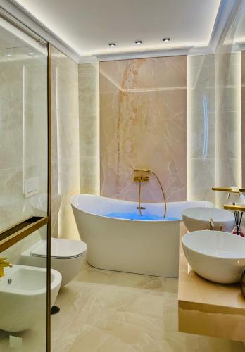 Bagno di Trevi Fountain Elegant Apartment
