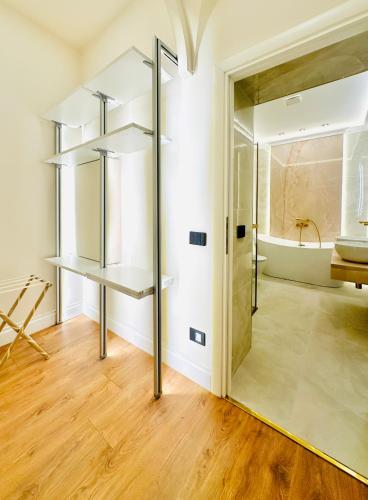 Bagno di Trevi Fountain Elegant Apartment