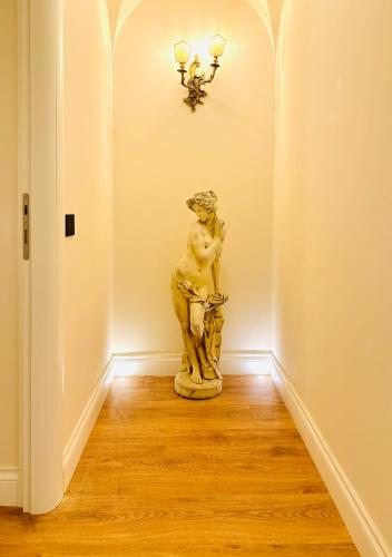 Foto dalla galleria di Trevi Fountain Elegant Apartment a Roma