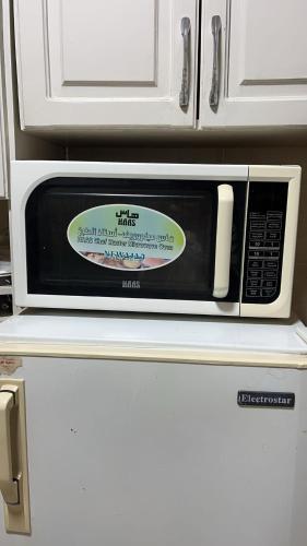 شقة في شارع الاديب عند التقاطع مع سامية الجمل