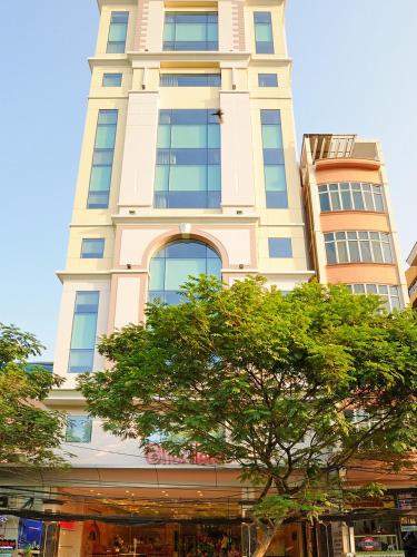El edificio en el que está el hotel