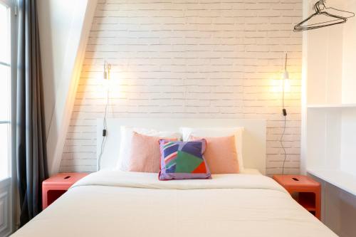 Lisbon beautiful small penthouse with air conditioner!