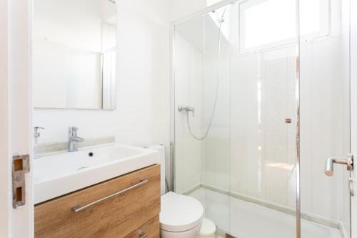 Lisbon beautiful small penthouse with air conditioner!