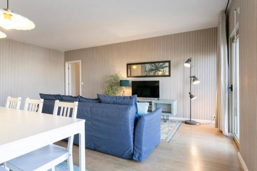 Modern 2bdr flat in the city's heart!