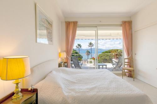 Sea View 95m Apartment with Large Terrace Cannes Croisette