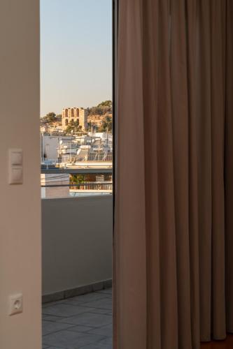 Elegant Skyline Penthouse Acropolis View 3BR 2BA