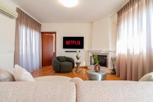 Elegant Skyline Penthouse Acropolis View 3BR 2BA