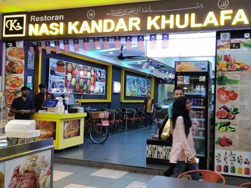 a restaurant of a nassaji kander hinduarma at Vista Alam 3 bedroom in Shah Alam