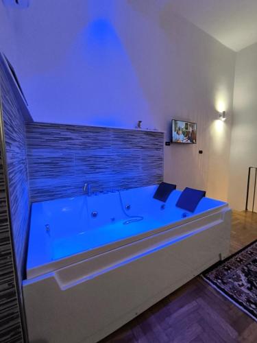 Μια τηλεόραση ή/και κέντρο ψυχαγωγίας στο Borgo Paradisiello