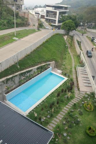 Swimmingpoolen hos eller tæt på Park Tower 804