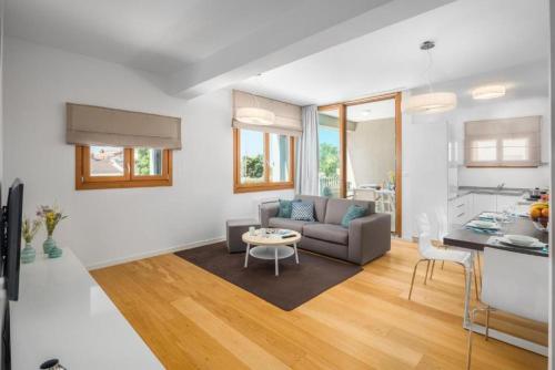 MAJ - ANA - Luxury Family Apartments with Pool