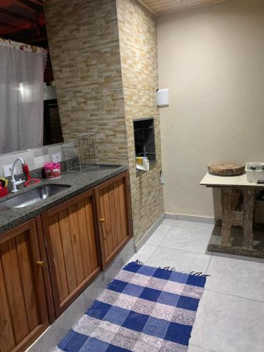 Η κουζίνα ή μικρή κουζίνα στο casa aconchegante