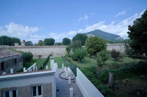 a view of a garden from a building at Affittacamere Ca' Cini in Monselice