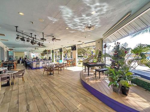 5 Star Resort 2BR 2 BATH King Suite Shuttle Pools Across from Beach 2208 photo 22