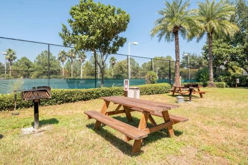 5 Star Resort 2BR 2 BATH King Suite Shuttle Pools Across from Beach 2208 photo 31