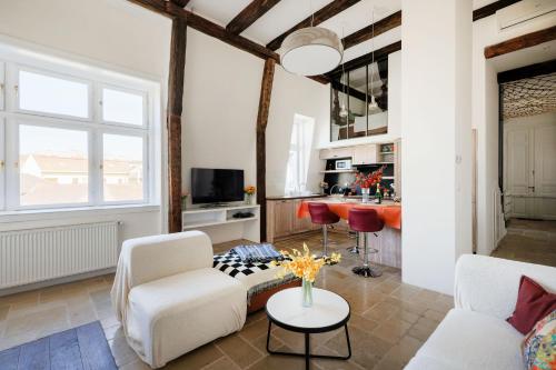 Charming Apartment by the Great Synagogue