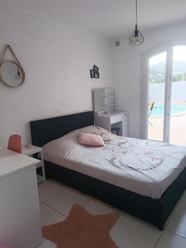 Photo de la galerie de l'établissement Appartement en Bas de villa avec piscine, à Auribeau-sur-Siagne