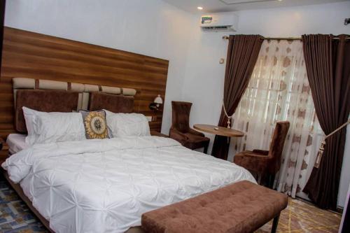 Fotografie z fotogalerie ubytování Kay's Place Luxury Apartment v destinaci Oshogbo