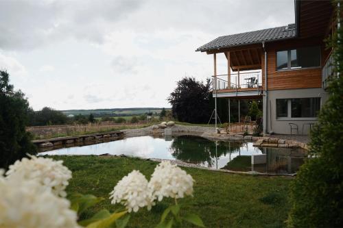 Bazén v ubytování Klosterblick - Inzigkofen (FeWo mit Naturteich) nebo v jeho okolí