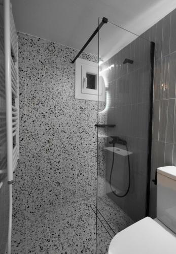 Neos Kosmos Studio For 2 by MPS