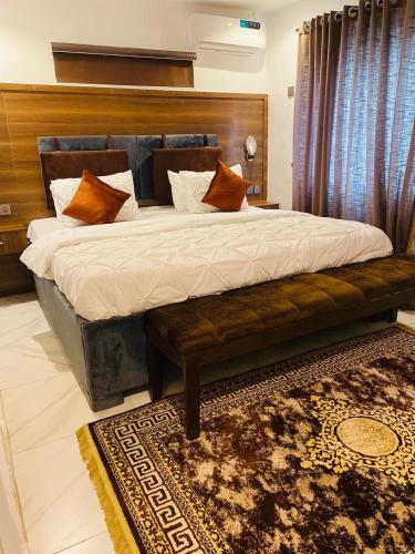 Fotografie z fotogalerie ubytování Kay's Place Luxury Apartment v destinaci Oshogbo