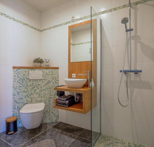 Bilik mandi di West 26 12 personen