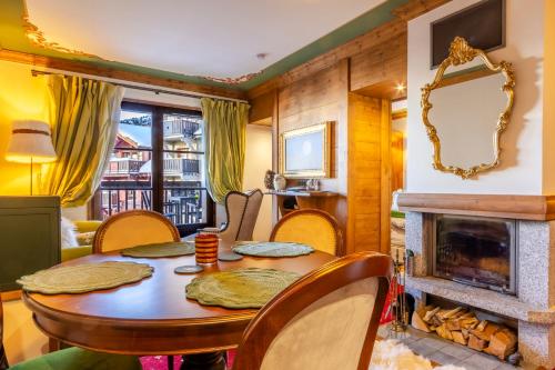 ARC 1950 Ovis D'Or, view Mont Blanc