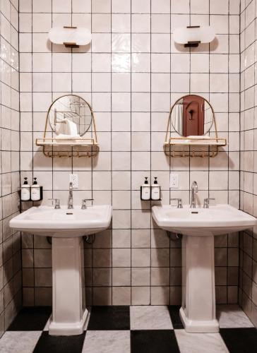 Salle de bains dans l'établissement The Frenchmen New Orleans by Kasa Living