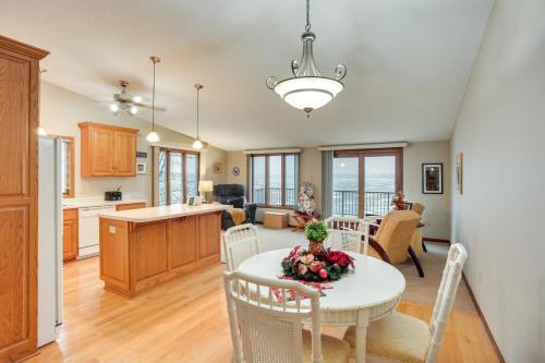 Dapur atau dapur kecil di Near All-Season Trails Howard Lake Home with Dock!
