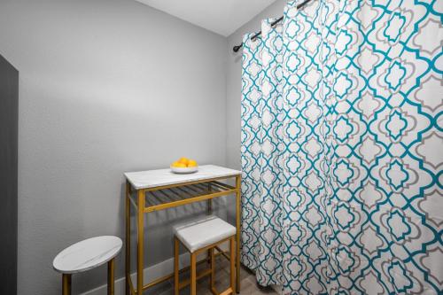 Gallery image of Fully Equipped 1BR with King Bed, Pool & Free Parking in Houston