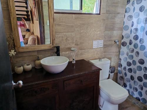 Koupelna v ubytování TATA Y TOTTI Playa & Verde