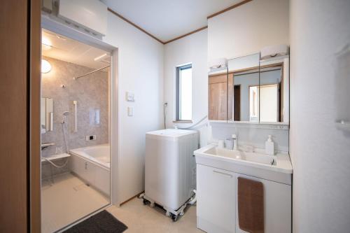 Ένα μπάνιο στο Inamine Terrace K