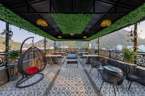 Pemandangan gunung umum atau pemandangan gunung yang diambil dari hotel