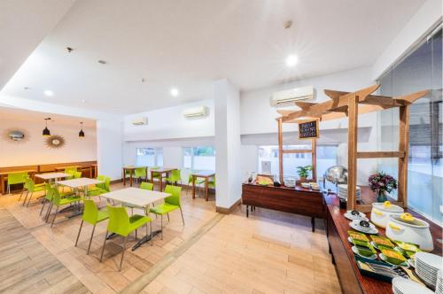 Posezení v ubytování Whiz Prime Hotel Balikpapan