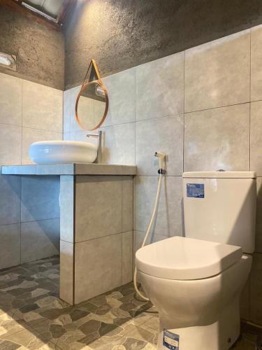 Bagno di Sunset Bungalow Tetebatu