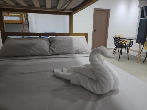 Katil atau katil-katil dalam bilik di Danna Suite 1 Familiar