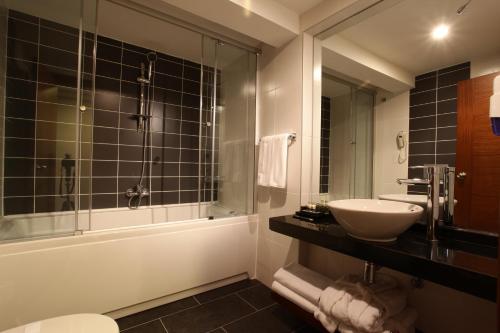 Ένα μπάνιο στο Tiara Thermal & SPA Hotel
