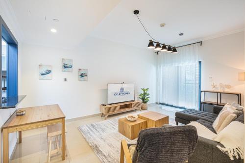 Elegant Home in the Heart of Marina